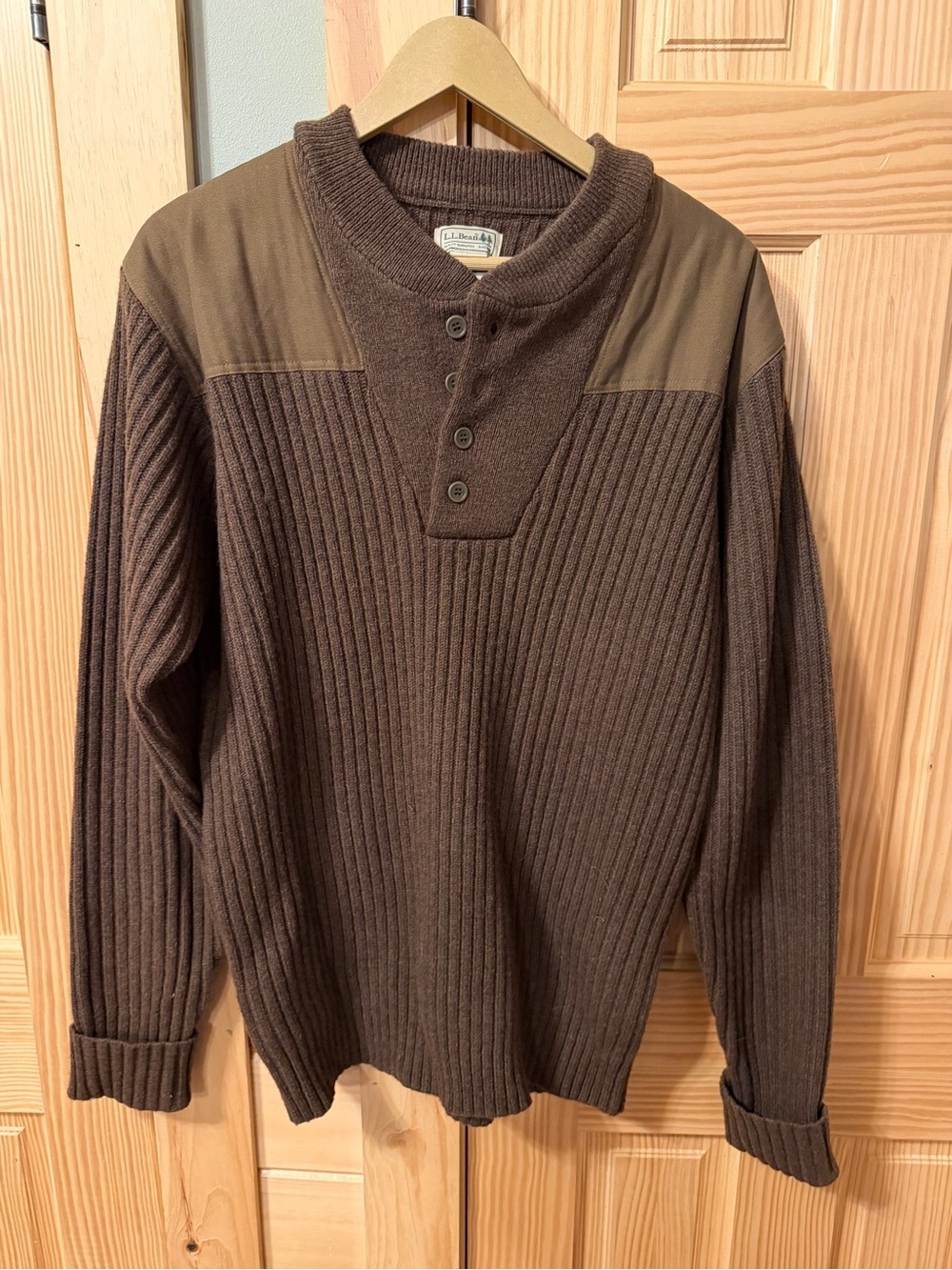 L.L. Bean Dark Brown Ribbed Henley Sweater with Shoulder Panels 100% wool